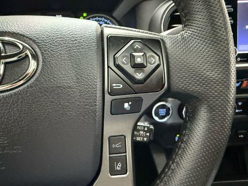 Used 2023 Toyota Tacoma TRD Sport w/ TRD Premium Sport Package AWD/4WD image 15