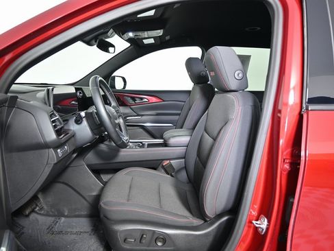 Used 2024 Chevrolet Traverse Z71 image 21