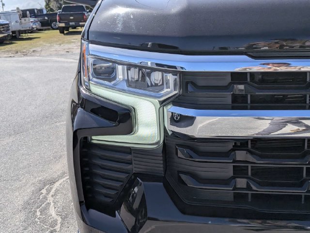 Used 2023 Chevrolet Silverado 1500 LT AWD/4WD image 9