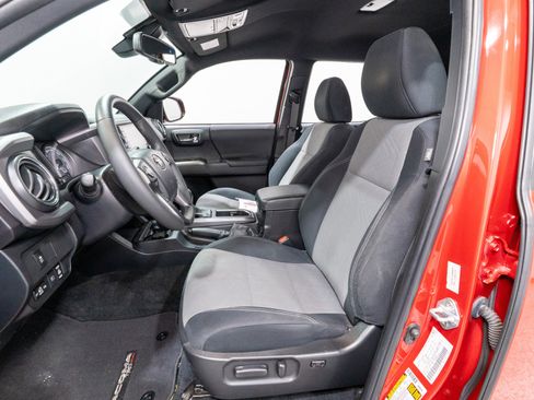 Used 2023 Toyota Tacoma TRD Sport w/ Technology Package AWD/4WD image 16
