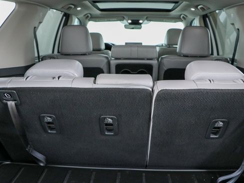 Used 2025 Honda Pilot Touring image 31