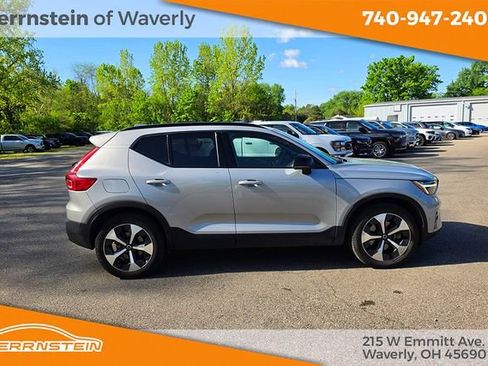 Used 2024 Volvo XC40 B5 Plus w/ Climate Package image 32