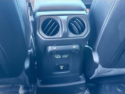 Used 2022 Jeep Wrangler Unlimited Sahara w/ Cold Weather Group AWD/4WD image 28