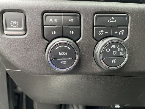 Used 2023 Chevrolet Silverado 1500 RST AWD/4WD image 30