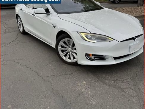 Used 2020 Tesla Model S Long Range image 1