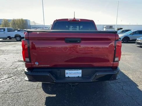 Used 2024 Chevrolet Colorado Z71 w/ Z71 Convenience Package 2 AWD/4WD image 7