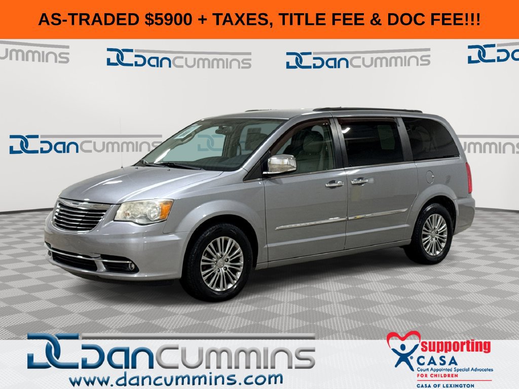 Used 2014 Chrysler Town & Country Touring-L w/ Driver Convenience Group FWD image 1