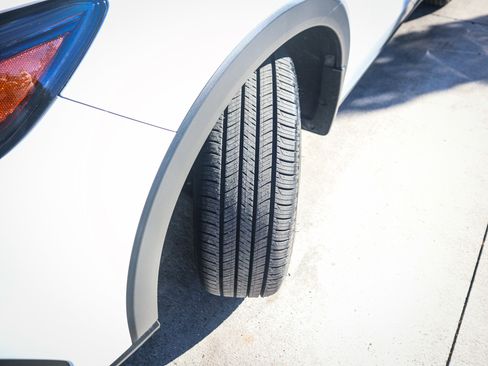 Certified 2023 Honda HR-V LX image 12