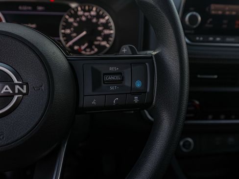 Used 2023 Nissan Rogue SV image 27