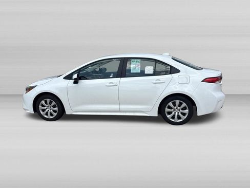 Used 2026 Toyota Corolla LE FWD image 8