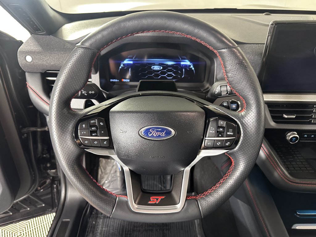 Used 2025 Ford Explorer ST AWD/4WD image 32