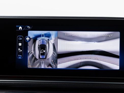 Certified 2025 Mercedes-Benz GLE 450e 4MATIC w/ AMG Line Interior image 20