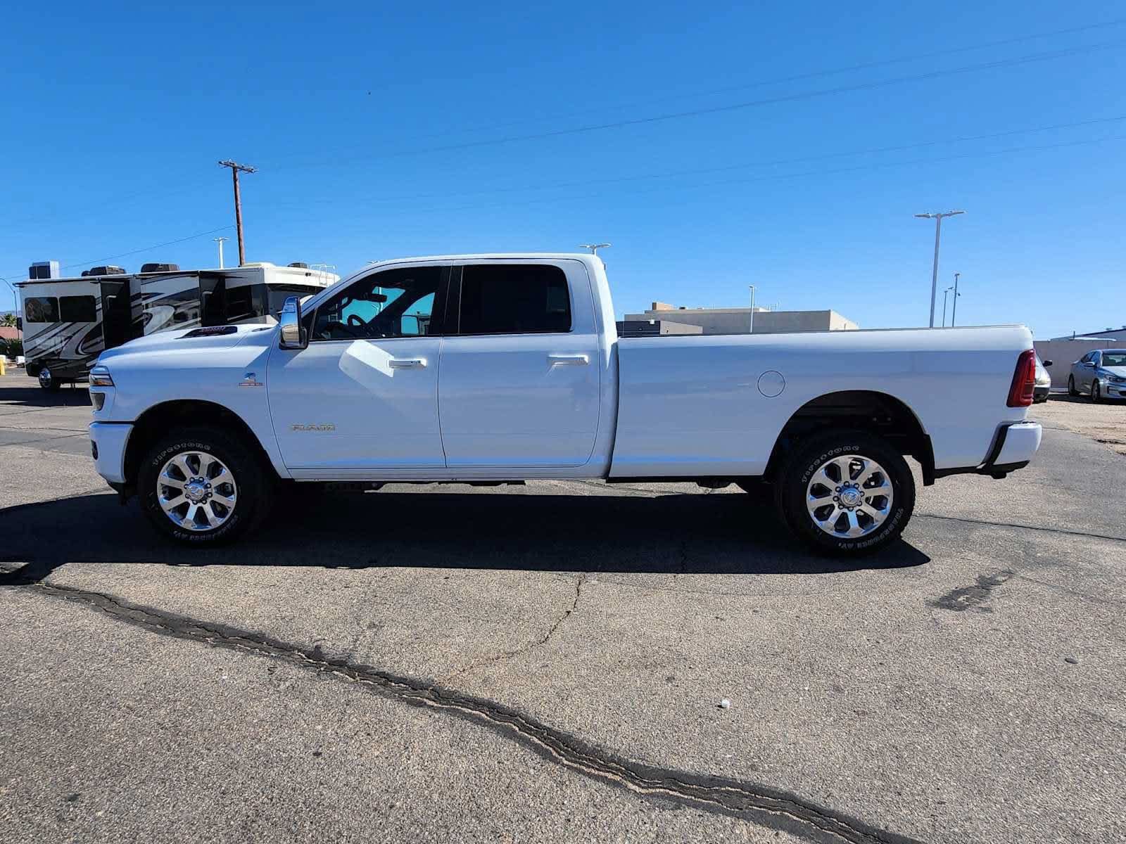 New 2026 RAM 2500 Laramie w/ Sport Appearance Package AWD/4WD image 8