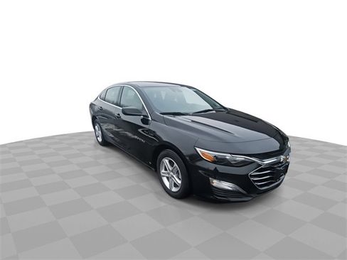 Used 2024 Chevrolet Malibu LS image 2