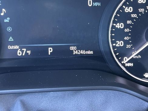 Used 2024 Toyota Sienna Limited image 15