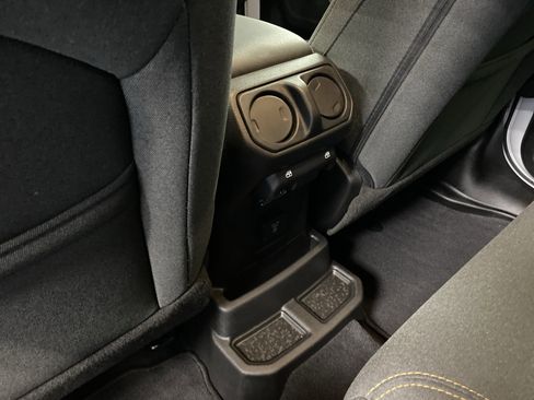 Certified 2025 Jeep Wrangler Sahara w/ Safety Group image 26