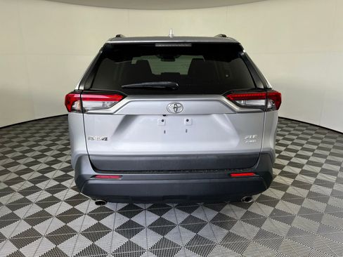 Used 2021 Toyota RAV4 XLE AWD/4WD image 6