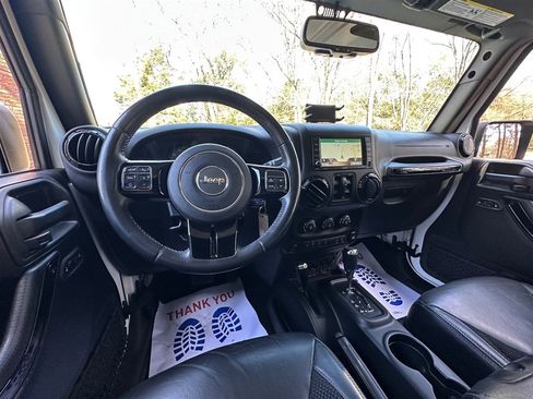 Used 2017 Jeep Wrangler Unlimited Sahara image 41