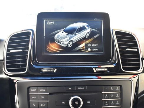 Used 2018 Mercedes-Benz GLE 350 w/ Premium 1 Package image 28