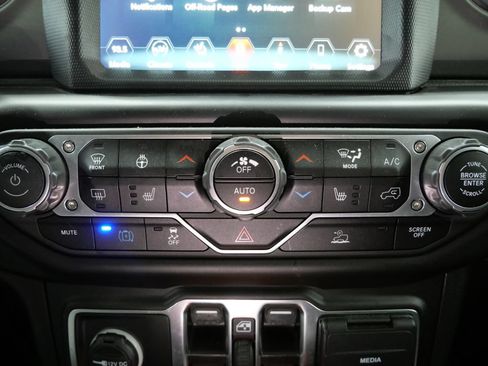 Used 2023 Jeep Wrangler Unlimited w/ Cold Weather Group AWD/4WD image 20