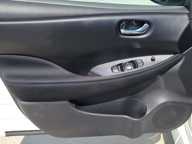 Used 2025 Nissan Leaf S FWD image 7