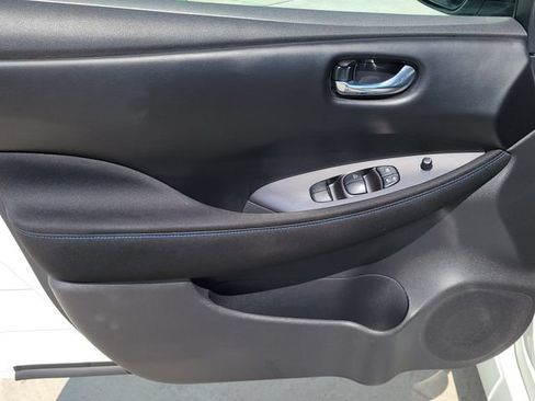 Used 2025 Nissan Leaf S FWD image 7