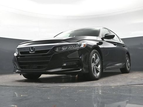 Used 2018 Honda Accord EX image 24