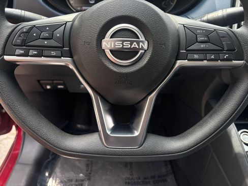 Used 2025 Nissan Versa SV FWD image 27