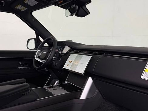 New 2026 Land Rover Range Rover Long Wheelbase SE AWD/4WD image 21