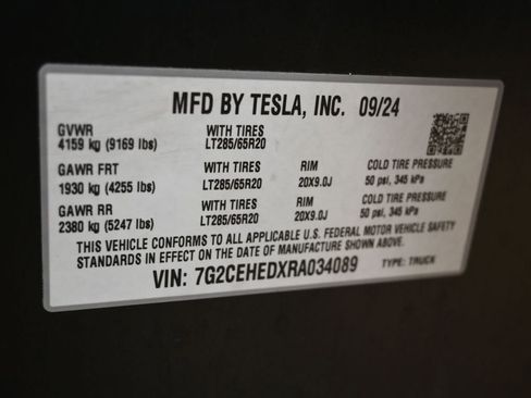 Used 2024 Tesla Cybertruck AWD Crew Cab image 46