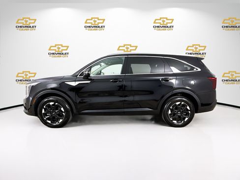 Used 2024 Kia Sorento S image 4