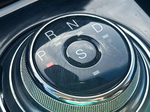 Used 2020 Ford Edge SE image 27