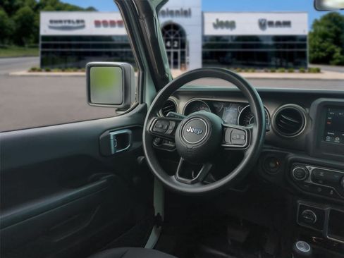 Used 2022 Jeep Gladiator Sport w/ Trailer Tow Package AWD/4WD image 28