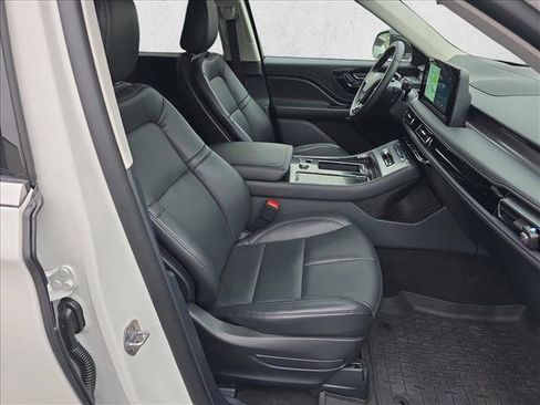 Used 2025 Lincoln Aviator AWD w/ Equipment Group 101A image 10