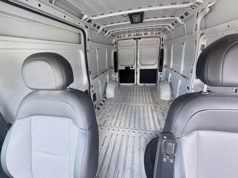 Used 2024 RAM ProMaster 2500 w/ Convenience Group FWD image 7