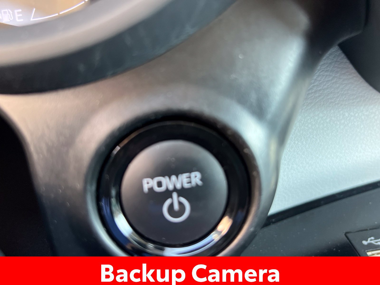 Used 2025 Toyota Sienna XLE FWD image 11