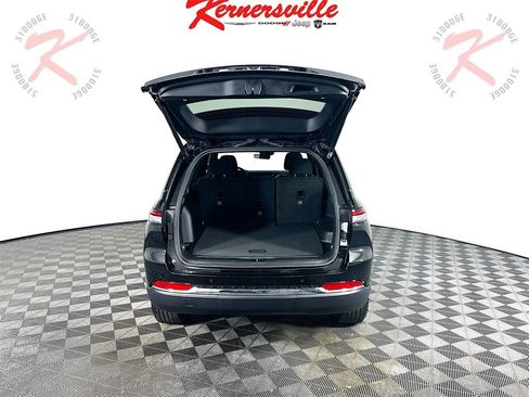 New 2025 Jeep Grand Cherokee Laredo X w/ Luxury Tech Group I image 16