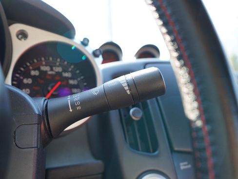 Used 2010 Nissan 370Z Touring w/ Sport Pkg image 29