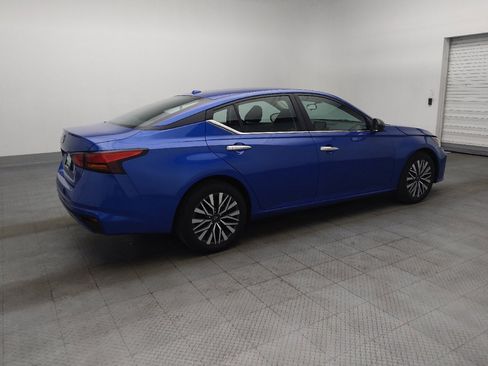 Used 2025 Nissan Altima 2.5 SV FWD image 10
