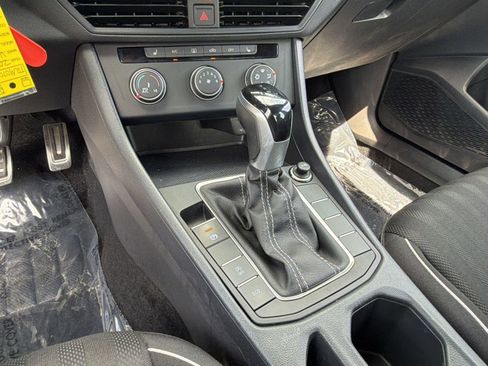 Used 2024 Volkswagen Jetta Sport FWD image 16