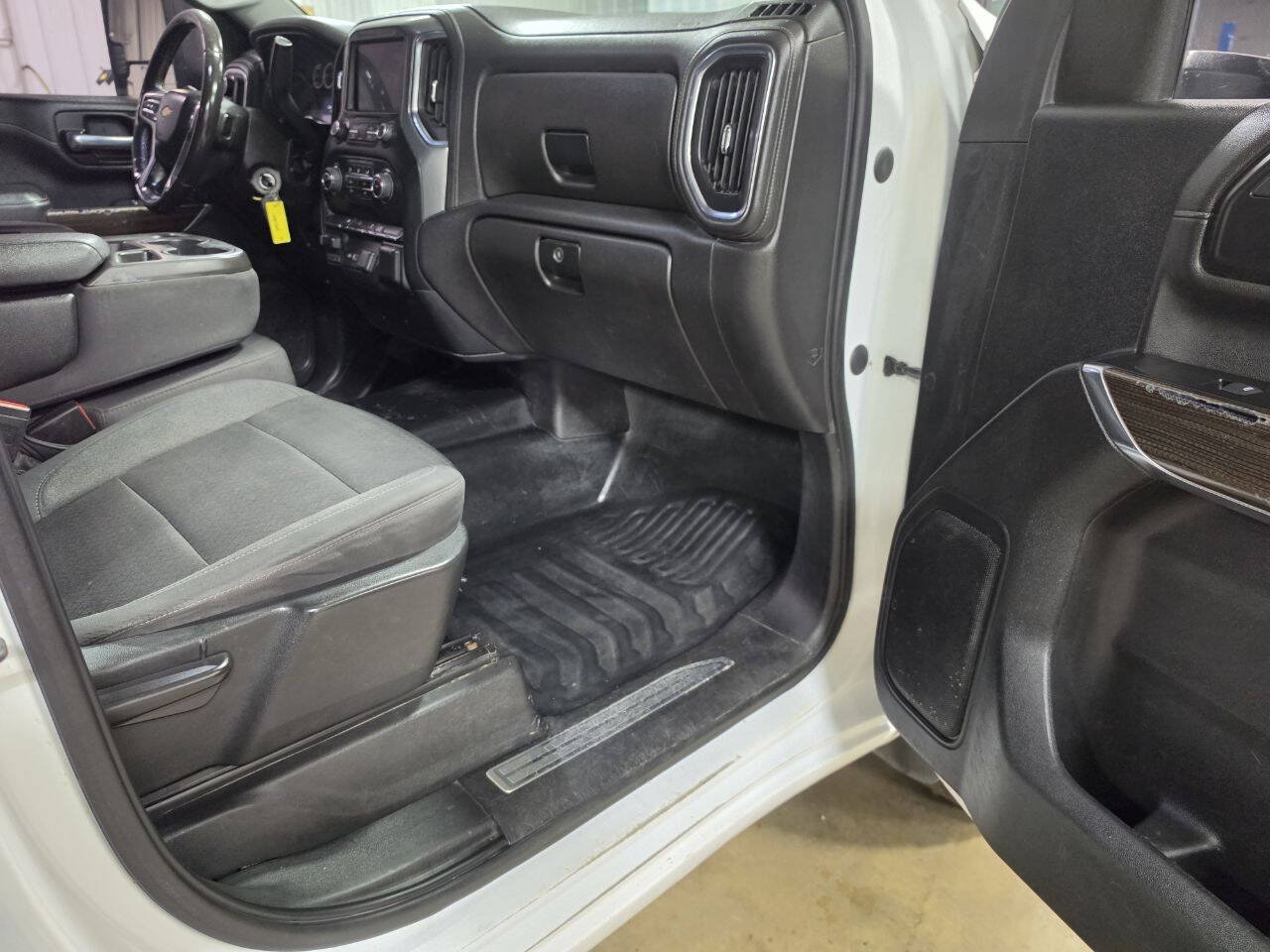 Used 2023 Chevrolet Silverado 2500 LT w/ Snow Plow Prep/Camper Package AWD/4WD image 17