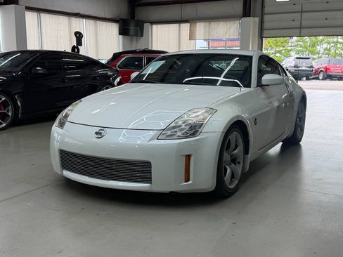 Used 2006 Nissan 350Z Enthusiast w/ (N93) Cargo Convenience Pkg RWD image 5