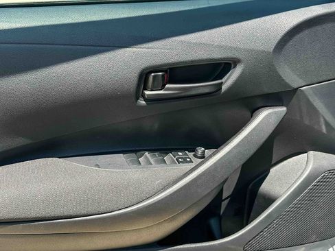 Used 2025 Toyota Corolla LE FWD image 16