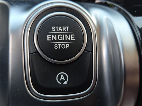 Certified 2026 Mercedes-Benz GLB 250 image 39