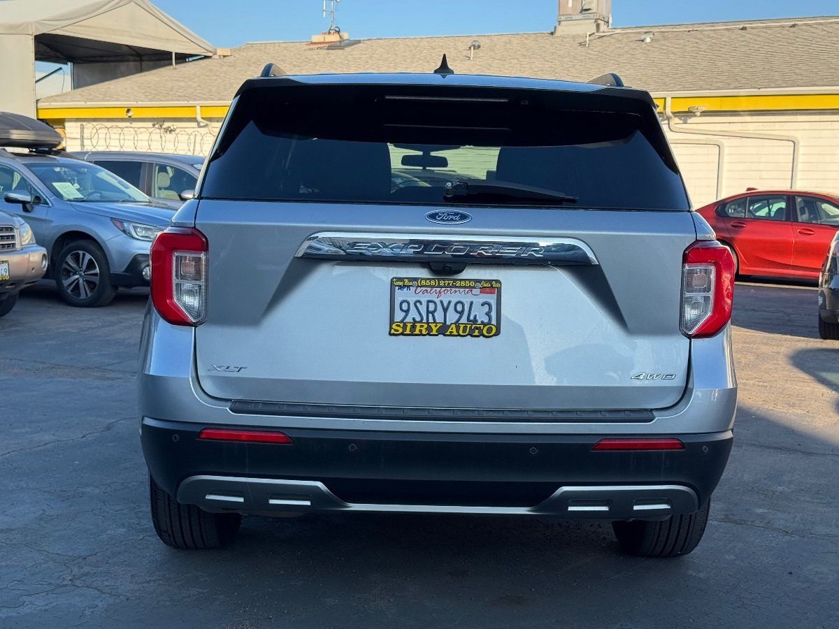 Used 2023 Ford Explorer XLT w/ Equipment Group 202A AWD/4WD image 8