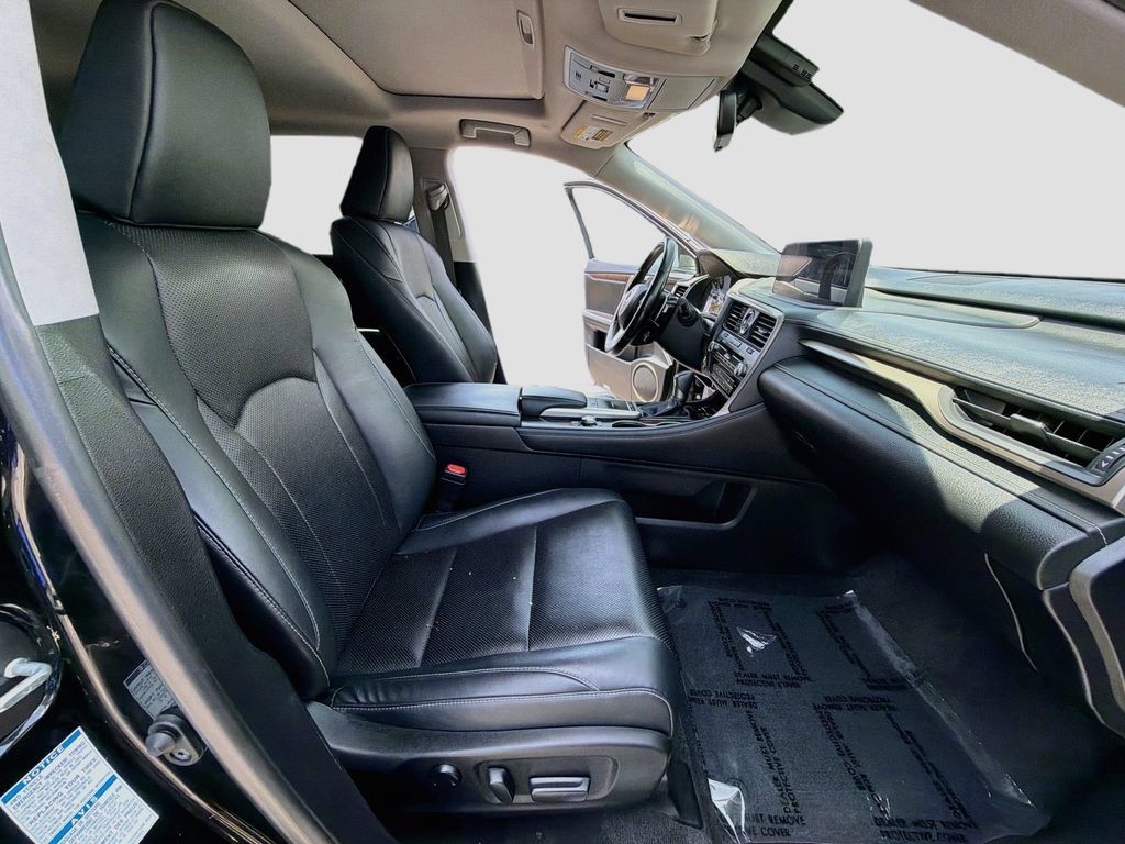 Used 2022 Lexus RX 350L Premium w/ Premium Package AWD/4WD image 33