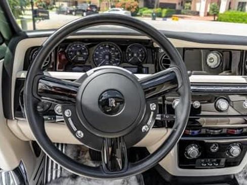 Used 2014 Rolls-Royce Phantom Drophead Coupe image 39