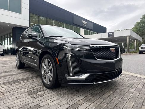 Used 2024 Cadillac XT6 Premium Luxury FWD image 1