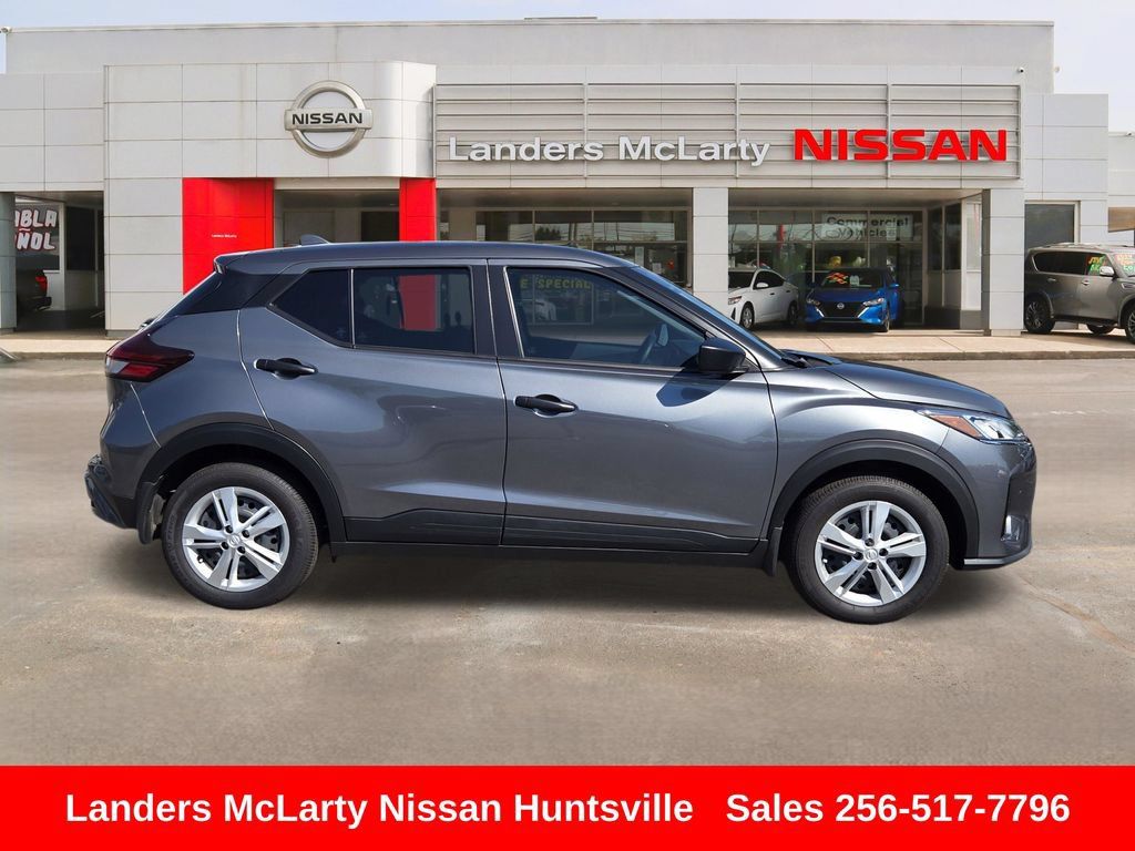 Used 2025 Nissan Kicks Play S FWD image 2