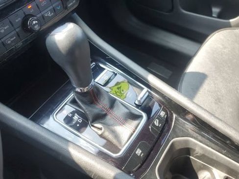 Used 2023 Jeep Compass Trailhawk w/ Trailhawk Convenience Group AWD/4WD image 15